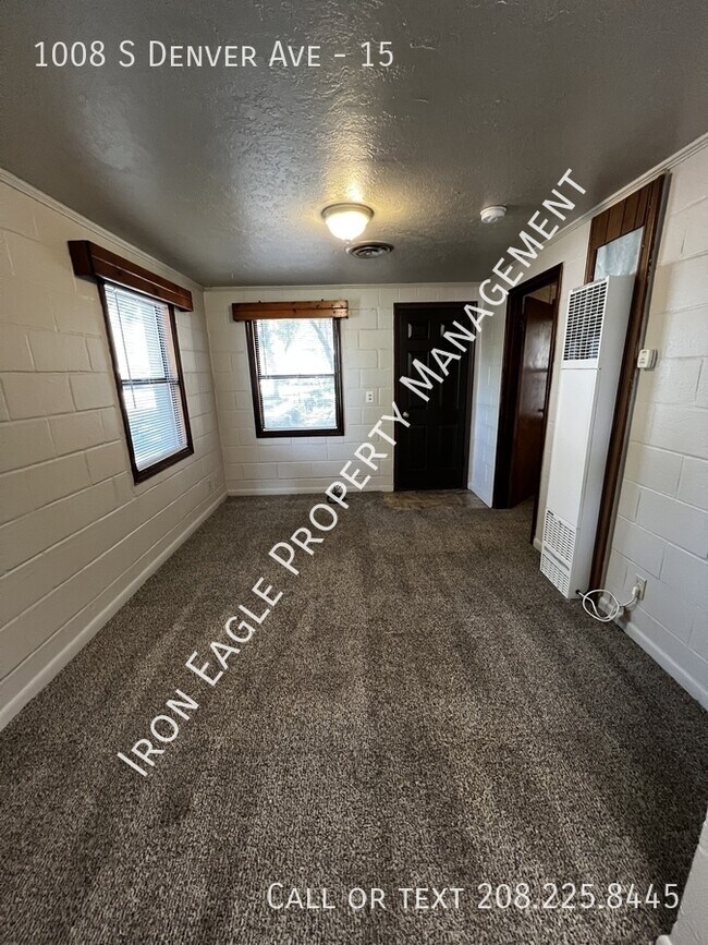 Building Photo - 1008 S Denver Ave