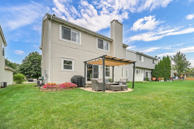 Building Photo - 898 Lakestone Ln