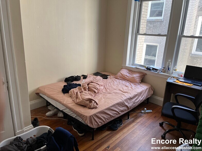 Building Photo - 1193 Commonwealth Ave