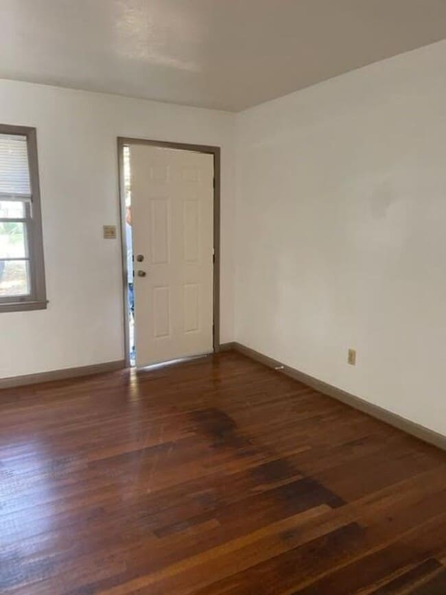 Building Photo - Section 8 Accepted on the 3 bedroom, 1 bath home.