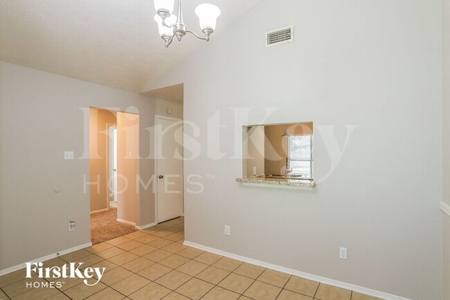 Building Photo - 3813 Clover Ln