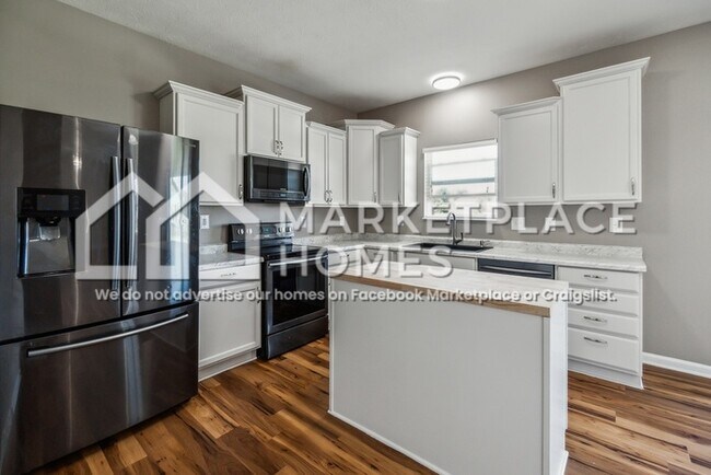 Building Photo - 794 Carolina Way