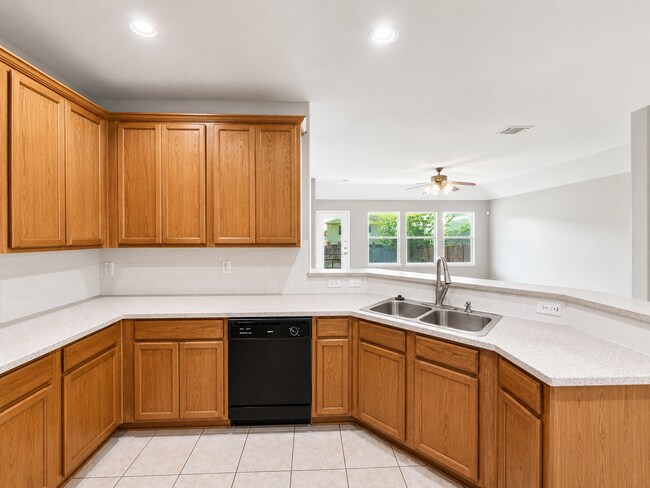 Building Photo - 10420 Devin Ln