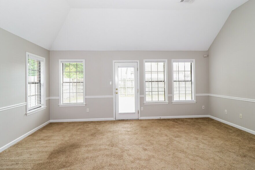 Building Photo - 7973 Jills Creek Dr