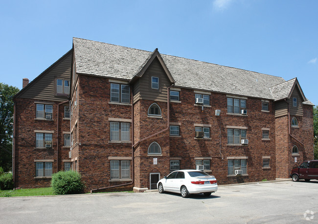 Buckingham Manor Apartments - 4817-4821 Chicago St Omaha NE 68132 ...