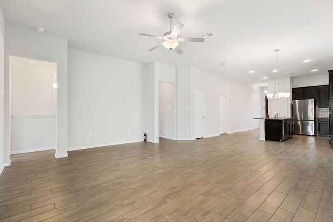 Building Photo - 2033 Market Trl