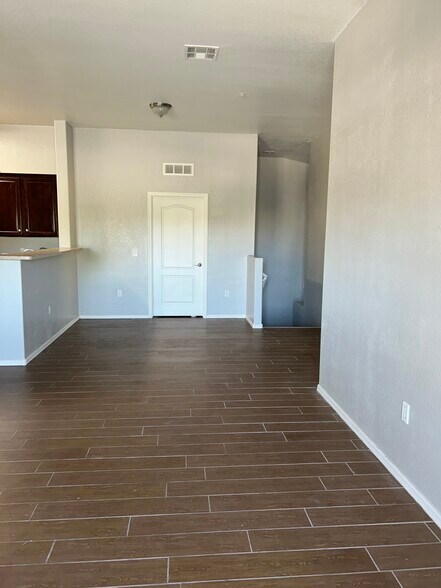 Building Photo - 356 N 169th Ave