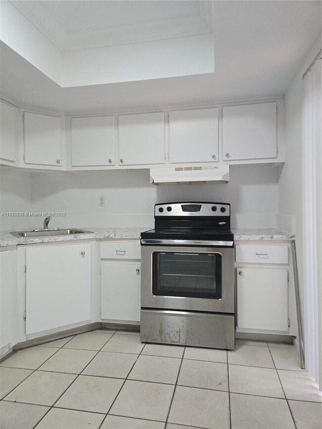 Building Photo - 5401 SW 38th Ct