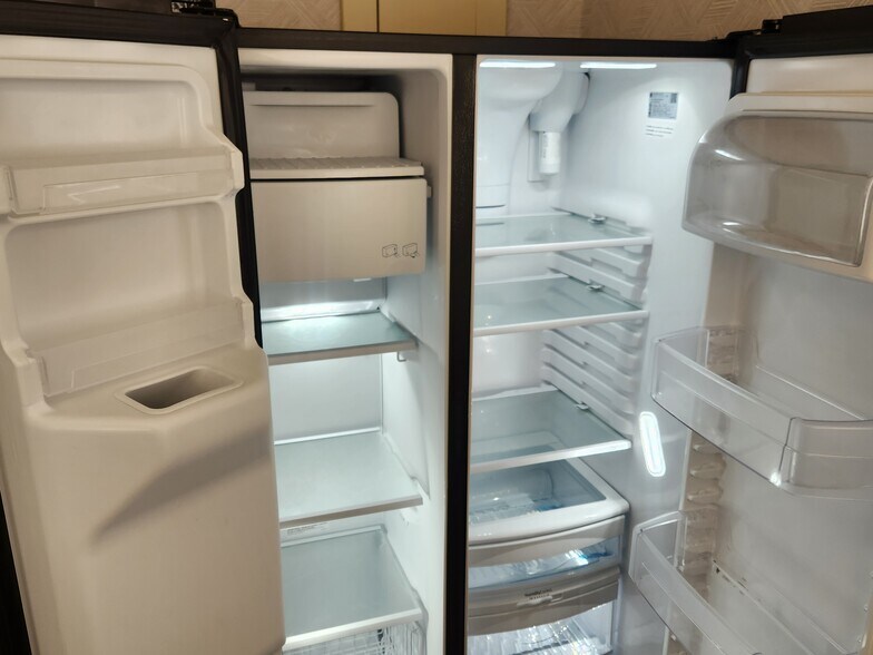 Building Photo - 228 N Myrtle Ave