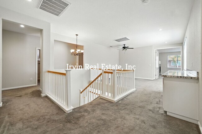 Building Photo - 5 Bedroom and 3 Bathroom Home