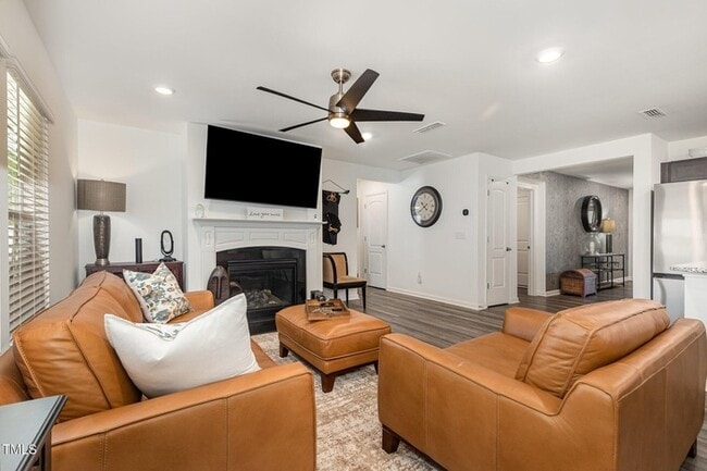 Building Photo - Build Equity While Leasing - Lease and Own...