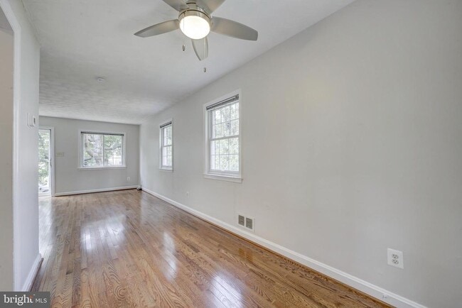 Building Photo - 5813 Fifer Dr