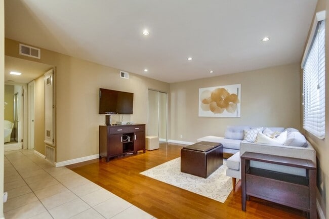 Building Photo - Heart of Normal Heights! 2 Bedrooms w/ In Unit Washer/Dryer! Two Assigned Gated Parking Spaces!