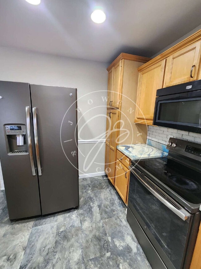 Building Photo - MUST SEE! Updated 3-Bedroom Home with Finished Basement & Large Fenced Yard