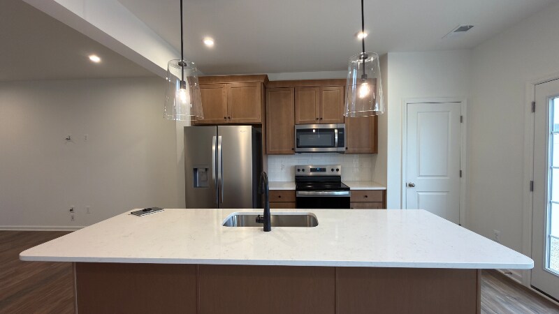 Building Photo - 624 Tracy Wy