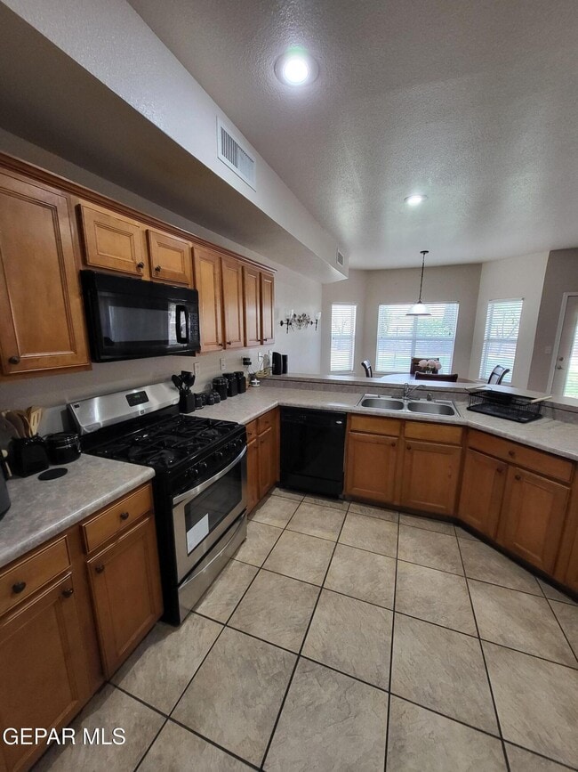 Building Photo - 6354 Franklin View Dr