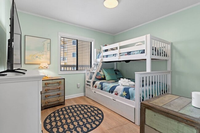 Building Photo - Fully Furnished Beach Front Rental