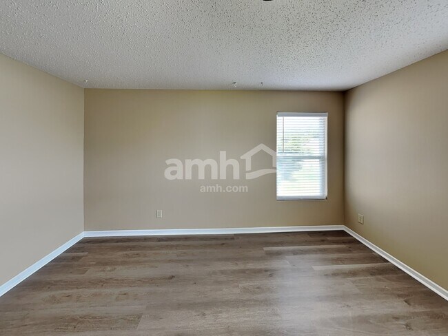 Building Photo - 515 Bridgewater Dr