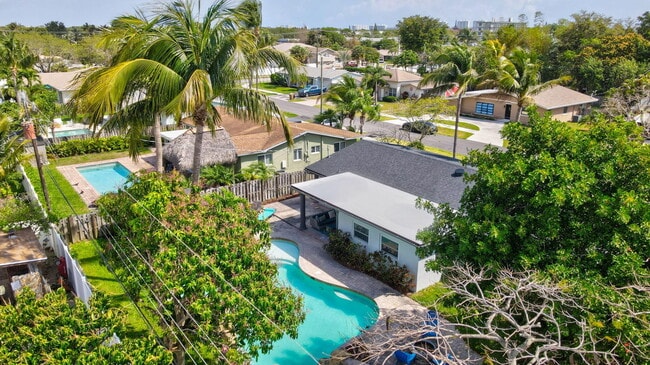 Building Photo - 603 SE 7th Ave