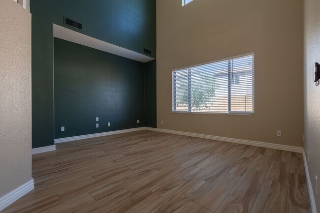 Building Photo - 3 Bedroom 2.5 Bathroom