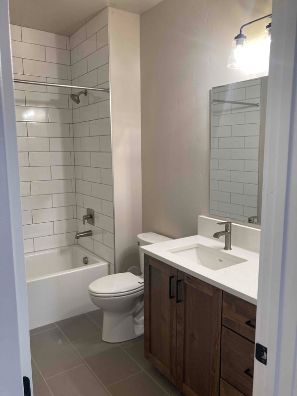 Building Photo - 2705 W Woodlawn Ave