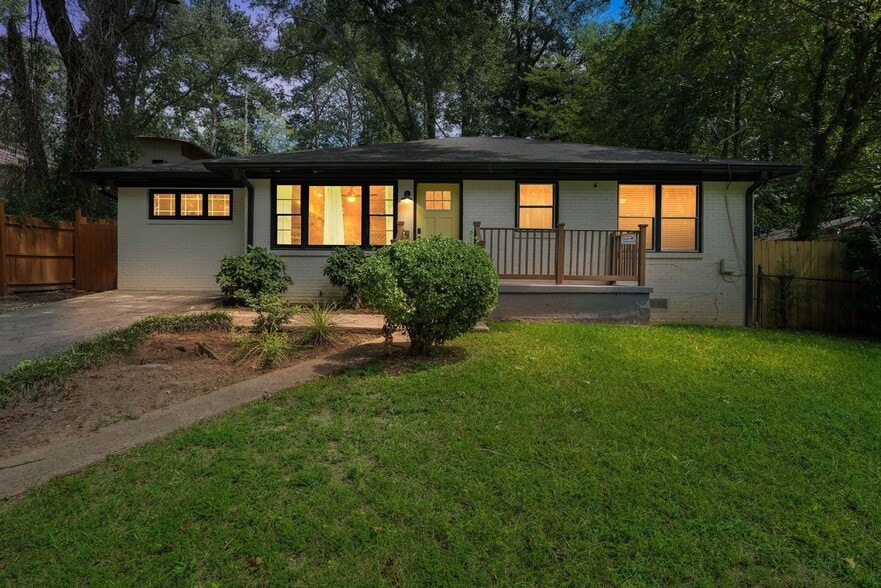 Building Photo - 1090 Indale Pl SW