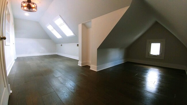 Building Photo - 1515 Grainger Ave