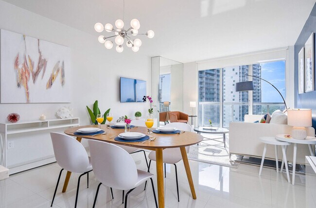 Building Photo - 485 Brickell Ave