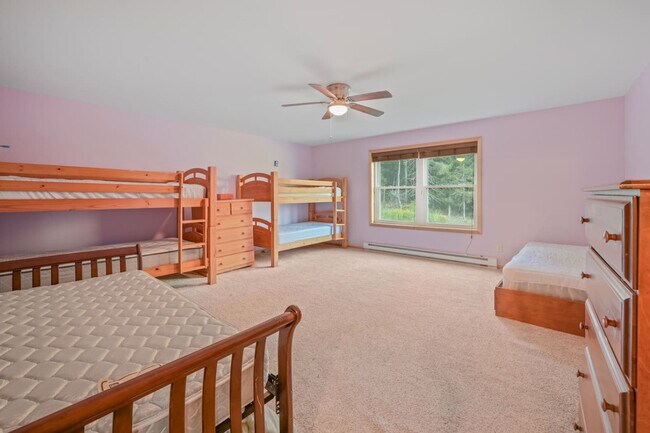 Building Photo - 1724 Calhoun Hill Rd