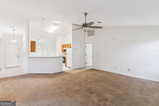 Building Photo - 3BR/2BA with a Fenced Back Yard