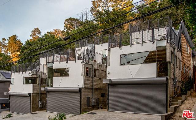 Building Photo - 8872 Wonderland Ave