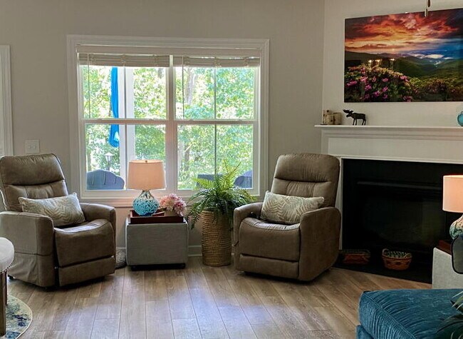 Building Photo - 222 Nautique Ct