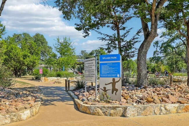 Building Photo - 1737 Fountain Bridge Dr