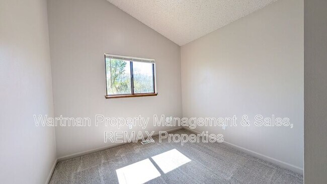 Building Photo - 5480 Mule Deer Dr