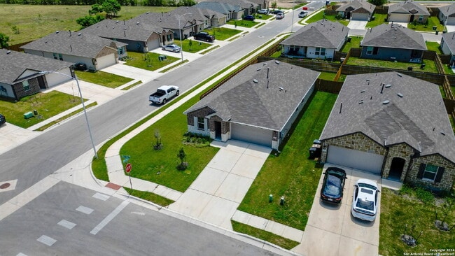 Building Photo - 140 Fireoak Dr