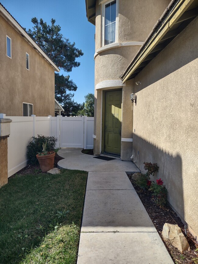 Building Photo - 40543 Chantemar Way