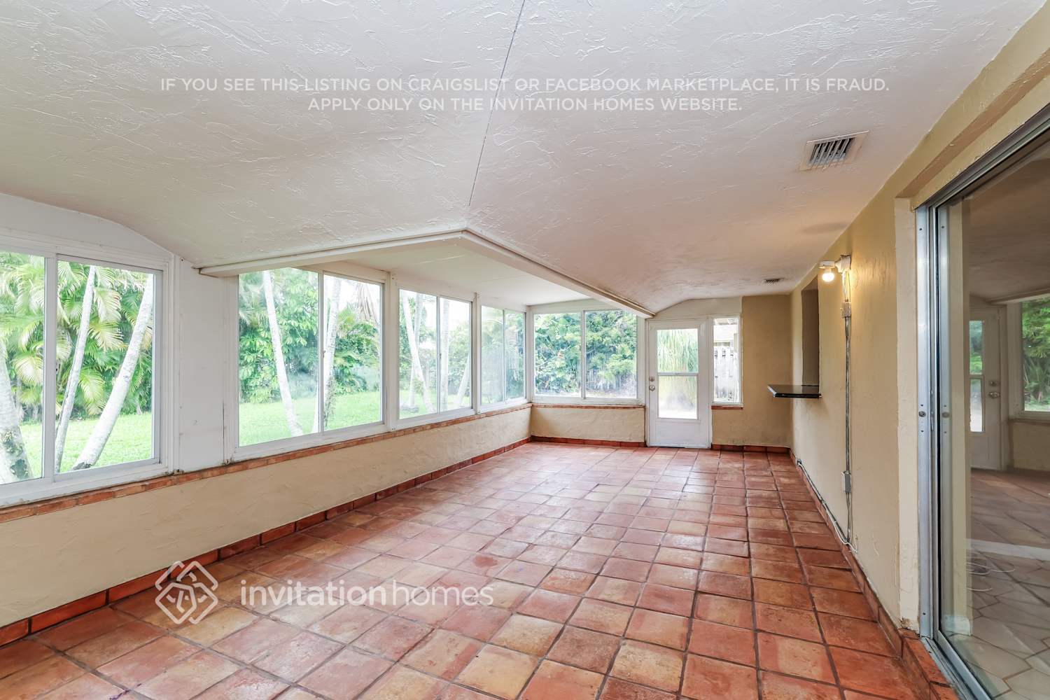 Building Photo - 1581 Wyndcliff Dr
