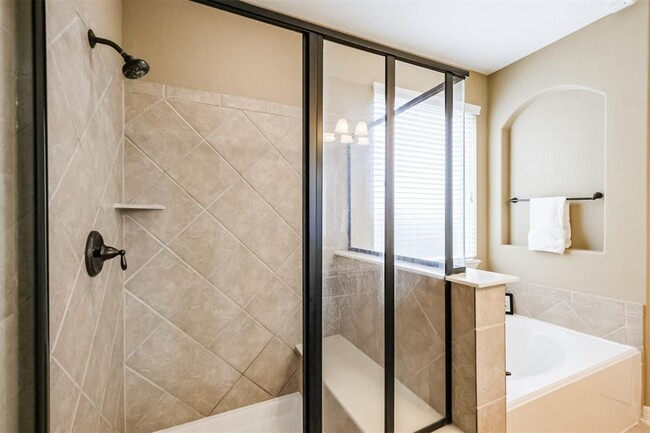 Building Photo - 28806 Crested Butte Dr