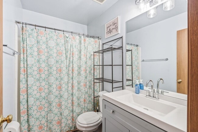 Building Photo - 4462 Quill Ln