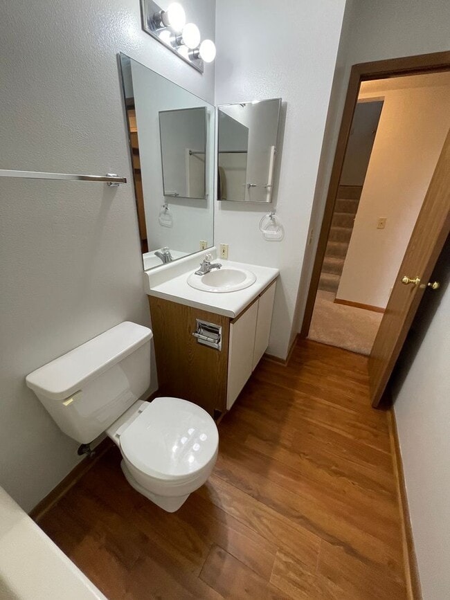 Building Photo - 4 Bedroom, 2 Bath Home for Rent