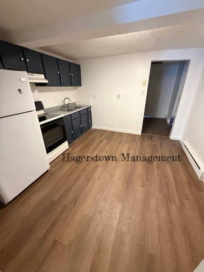 Building Photo - Duplex