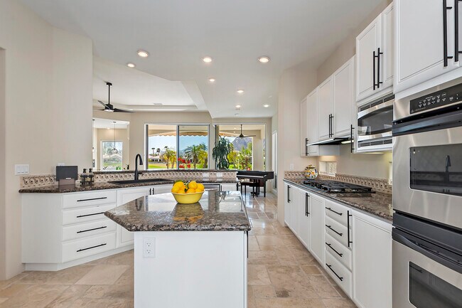 Building Photo - 79315 Mandarina