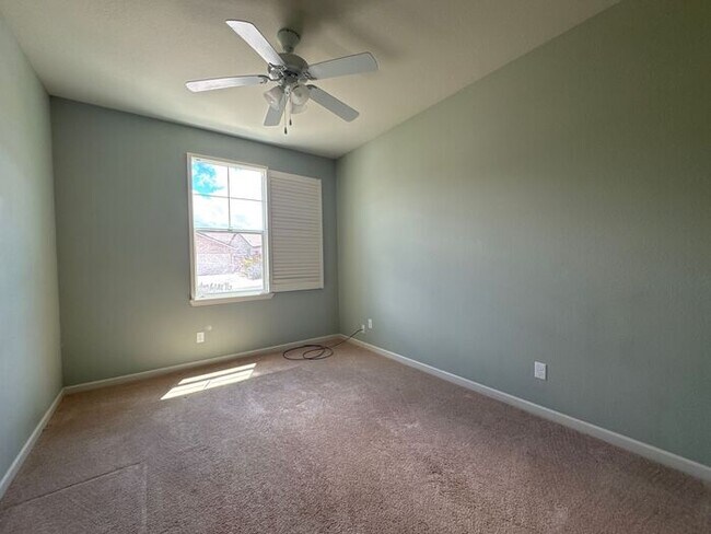 Building Photo - 55 + Community - 2 Bedroom Somersett Home - AVAILABLE 7/6!