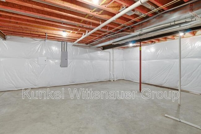 Building Photo - 829 Bushwood Way