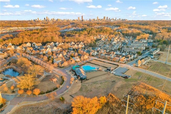 Building Photo - 1959 Hidden Hts