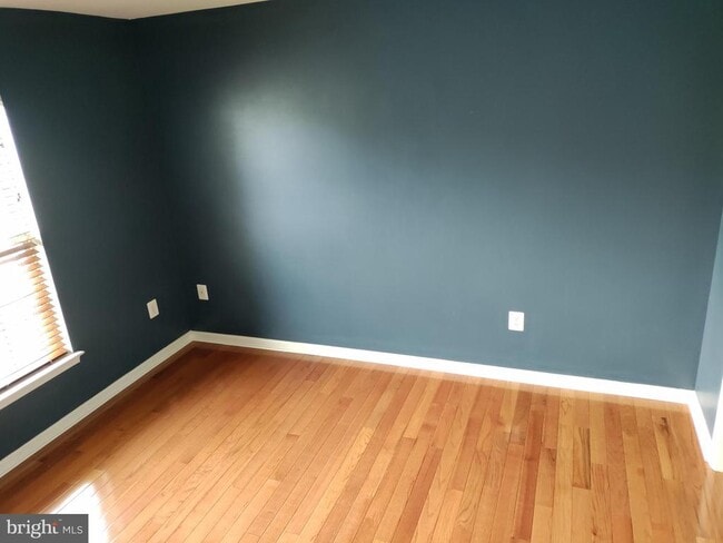 Building Photo - 1202 Ellis Ave