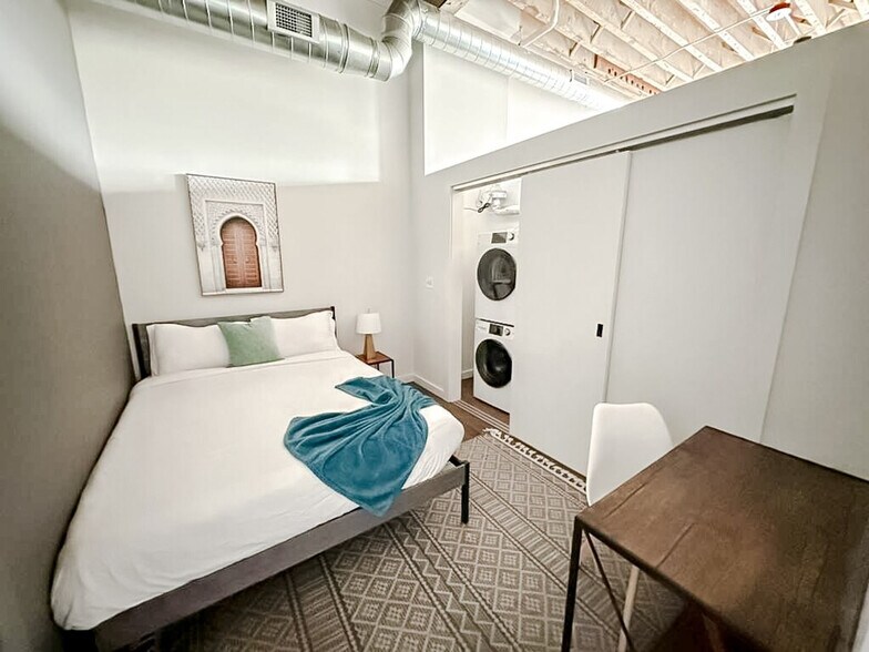 Building Photo - 604 W 4th St N