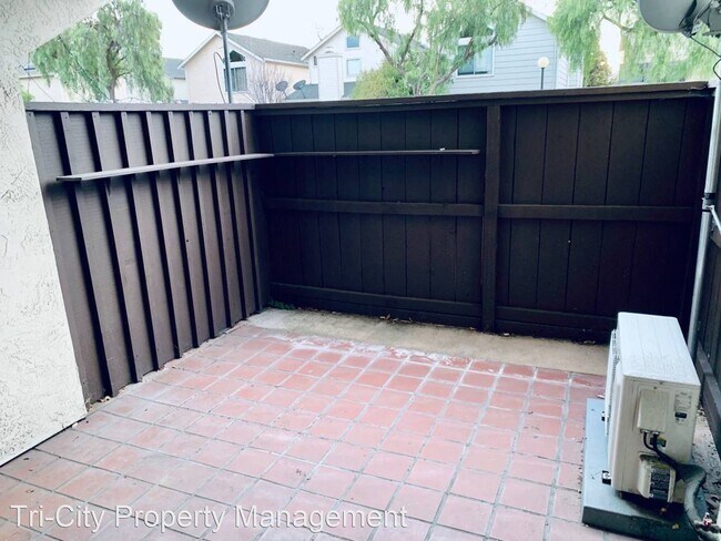 Building Photo - 2 br, 2 bath House - 39887 Cedar Blvd # 152