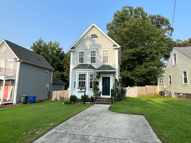Building Photo - 607 S Fuquay Ave