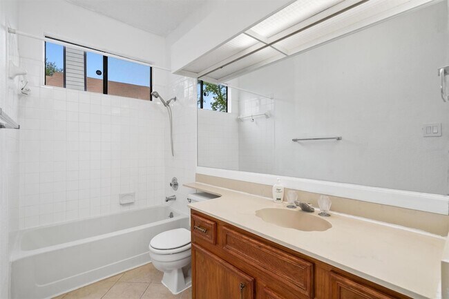 Building Photo - 1708 Woodwind Ln